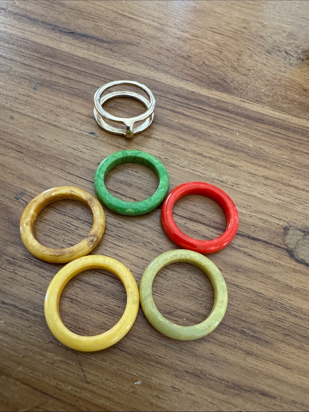 VINTAGE 1977 Avon Gold Tone Convertible Ring with Colorful Resin Bands